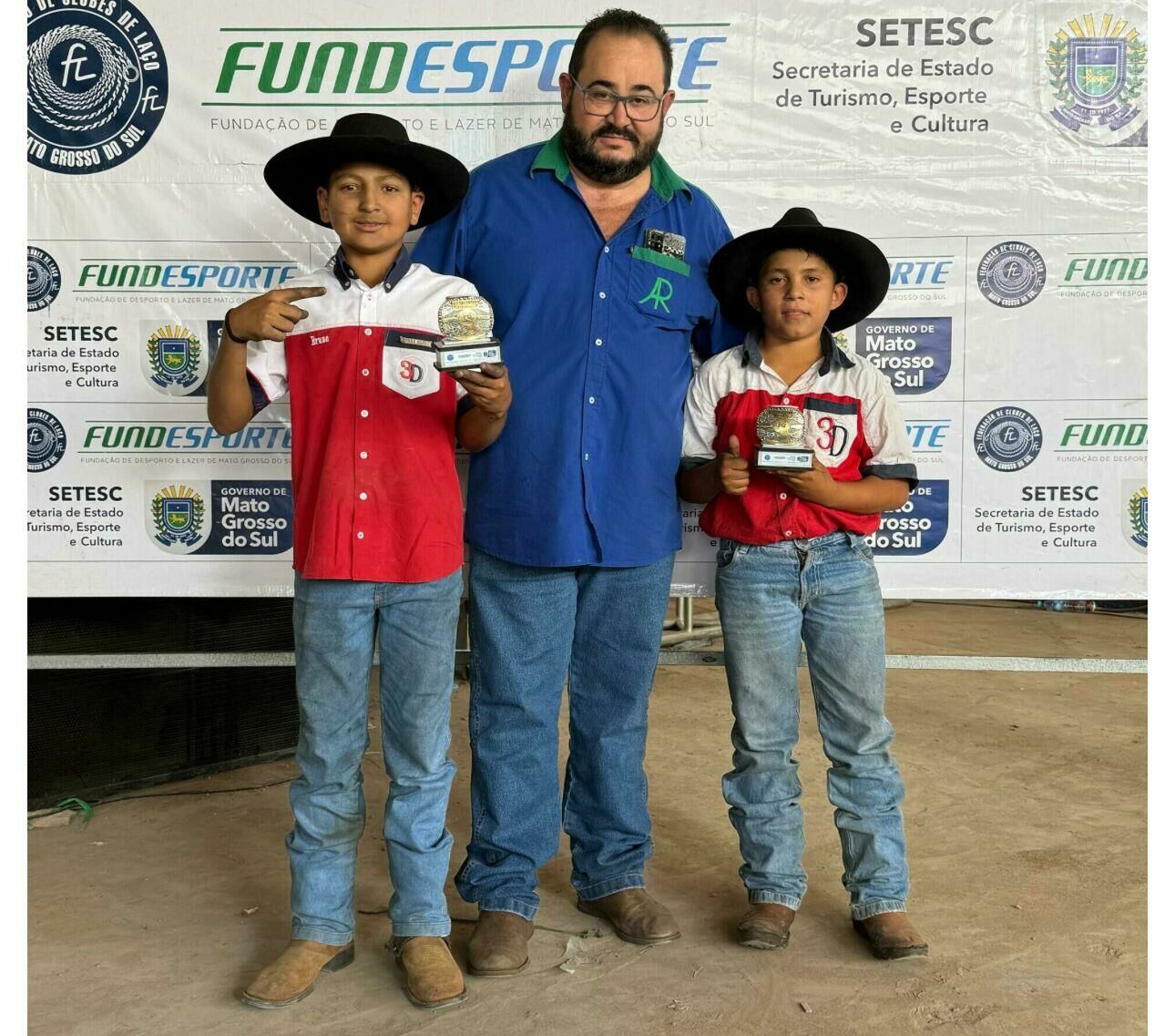 Imagem de compartilhamento para o artigo Amigos de Costa Rica conquistam vitória e ficam em 1º e 2º lugar em prova do laço em Nova Alvorada do Sul da MS Todo dia